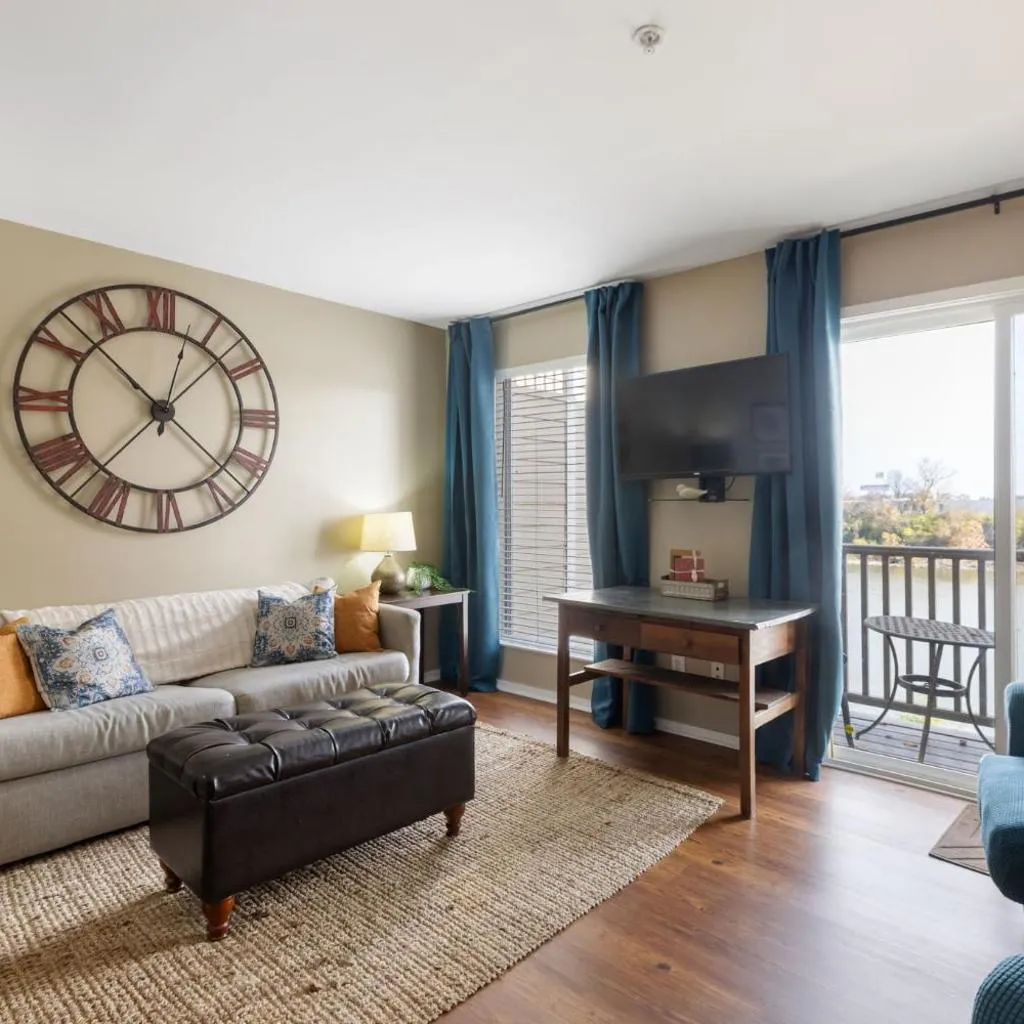 Photograph of Riverfront Condo Near Downtown