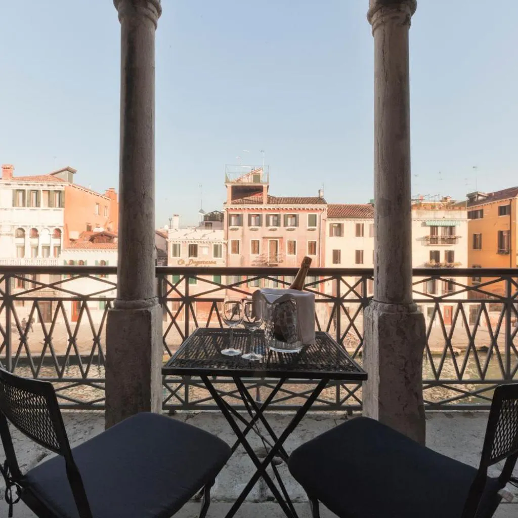 Photograph of Palazzo Cendon Piano Antico