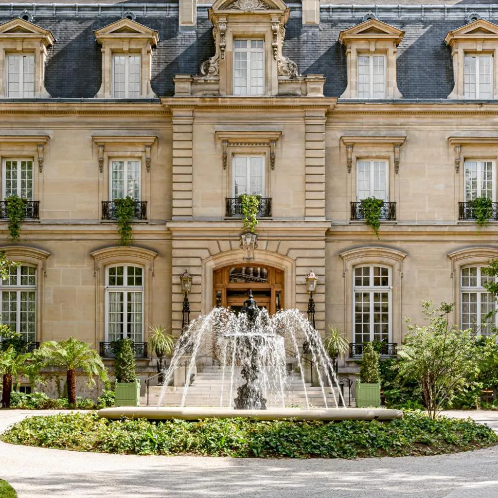 Photograph of Saint James Paris