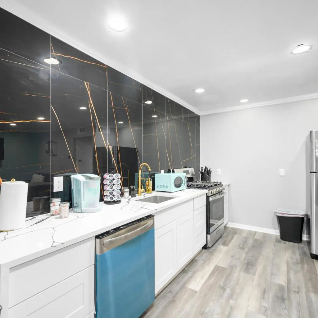 Photograph of Lovely Montrose 3BR Apt with Fast Wi-Fi & Free Park