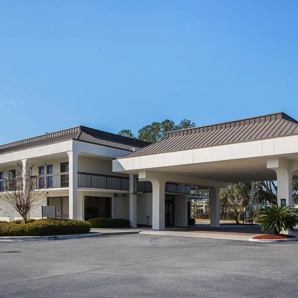 Photograph of Motel 6-Savannah, GA - Midtown