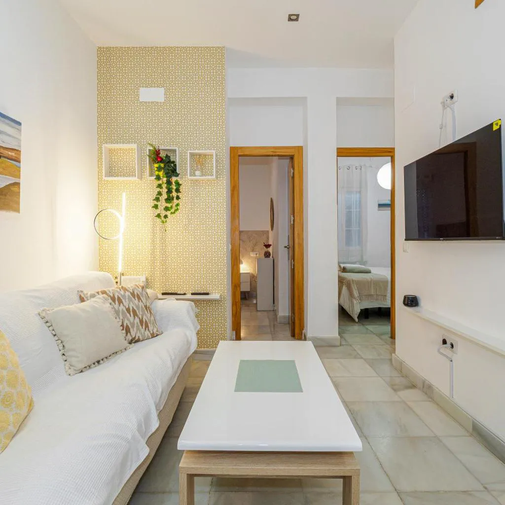 Photograph of Bonito y muy fresco apartamento con patio privado