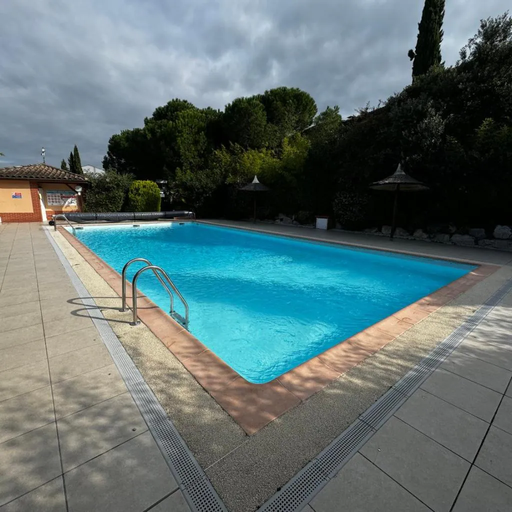 Photograph of Loft Geek avec terrasse, piscine & parking - proche métro - Toulouse