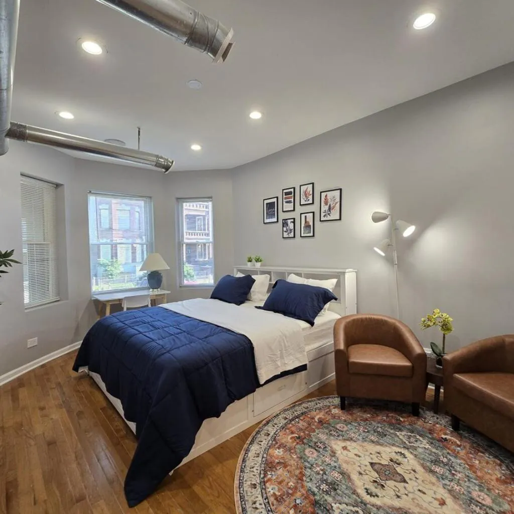 Photograph of Luxe Loft vibe with King Suite - 4BR 3Ba