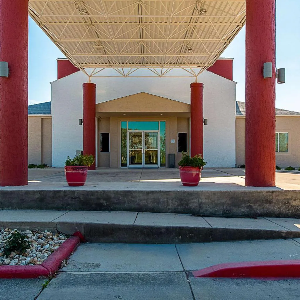 Photograph of Motel 6-San Antonio, TX - Downtown - Alamo Dome