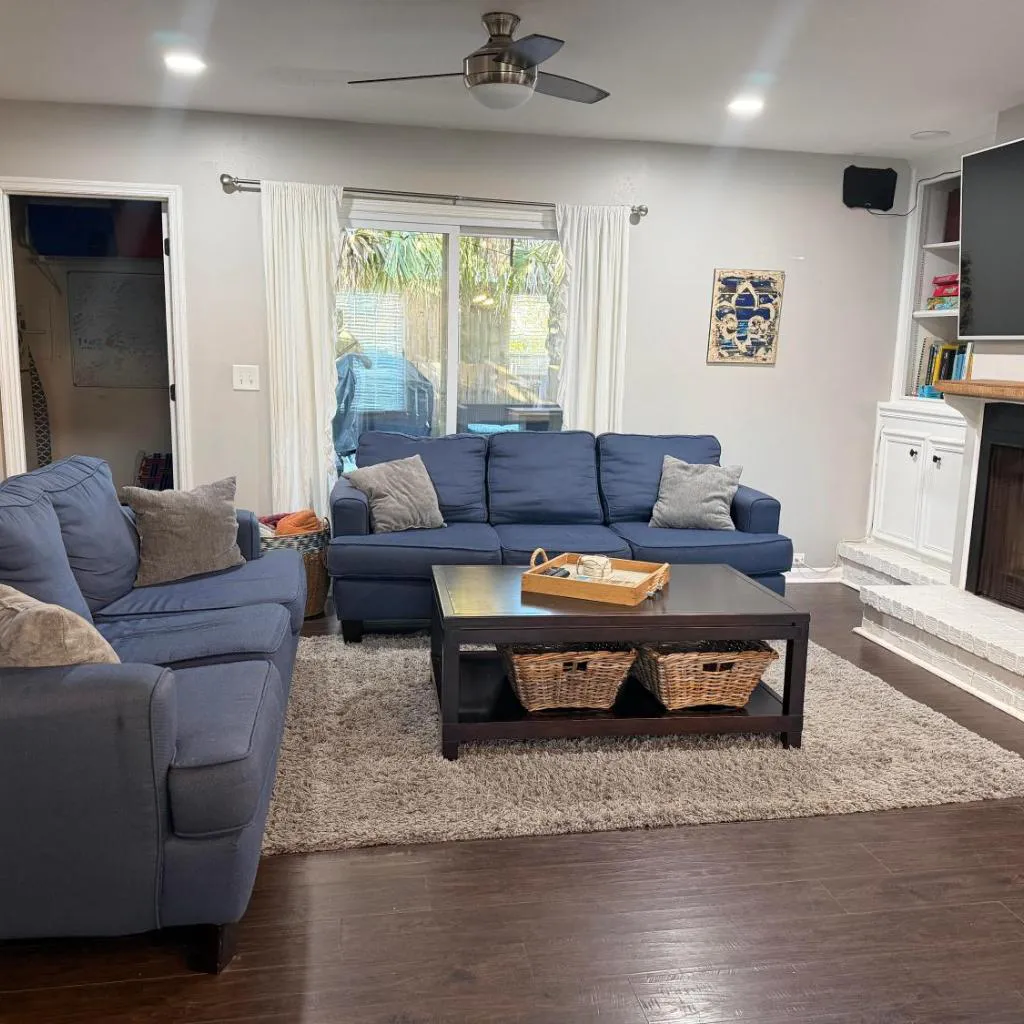 Photograph of Full townhouse near Shem Creek & Downtown with Hot Tub