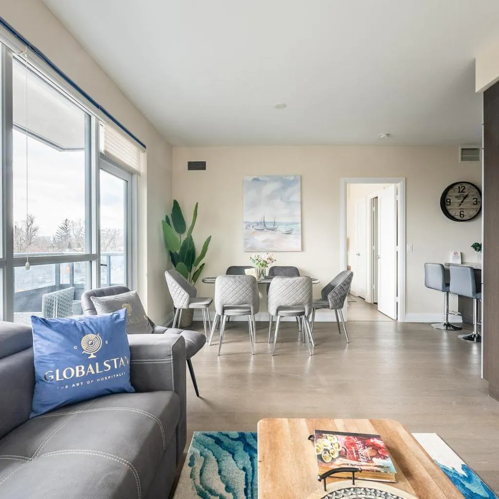 Photograph of Stylish 2 BR & Den 2BA with Free Parking