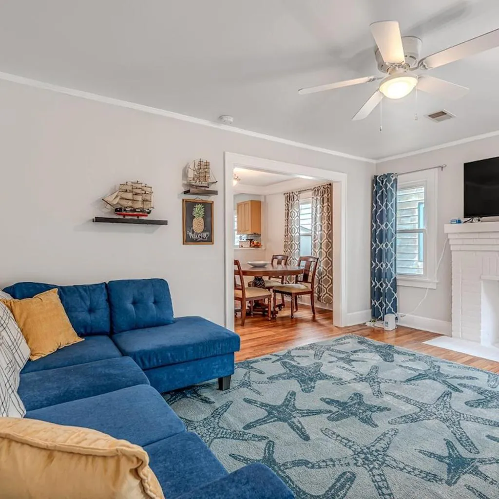 Photograph of Anchors Away in Park Circle with King Suite