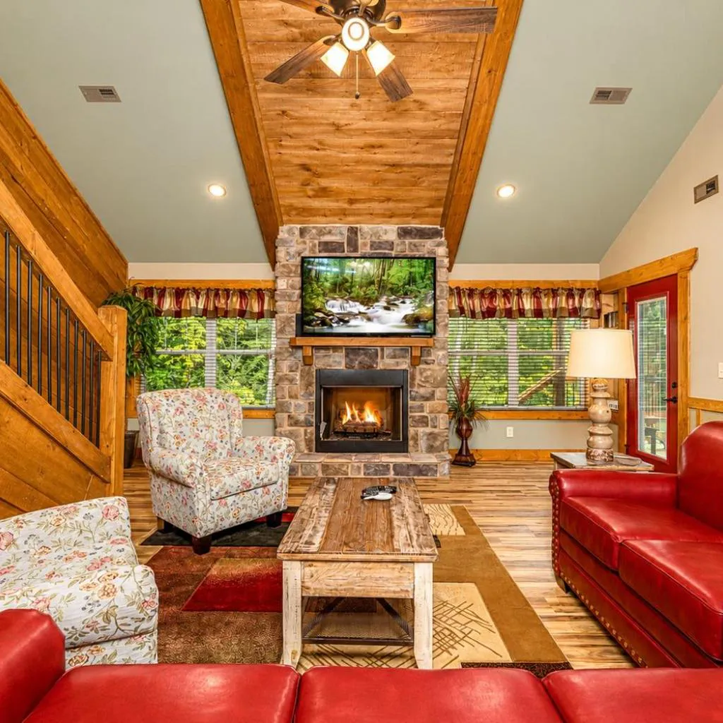 Photograph of Tennessee Dream –Luxe 3-King Suite Cabin with Game Room, Hot Tub, Resort Pool
