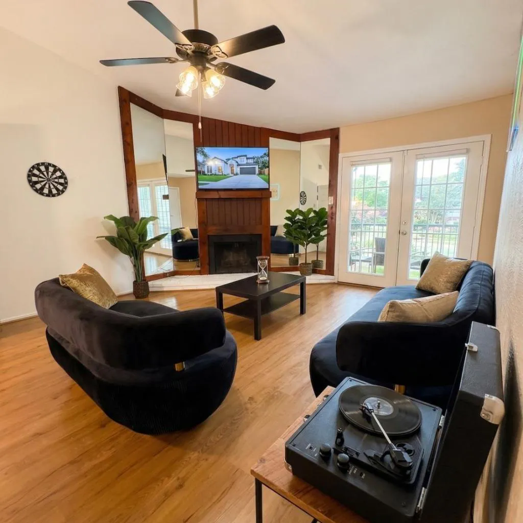 Photograph of FIFA WORLD CUP 2bd 2ba Cozy Vintage Escape Fireplace & Balcony