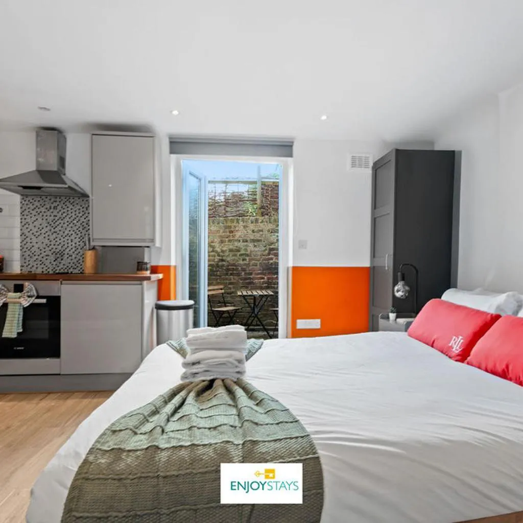 Photograph of Stylish Studio Retreat - West London Location