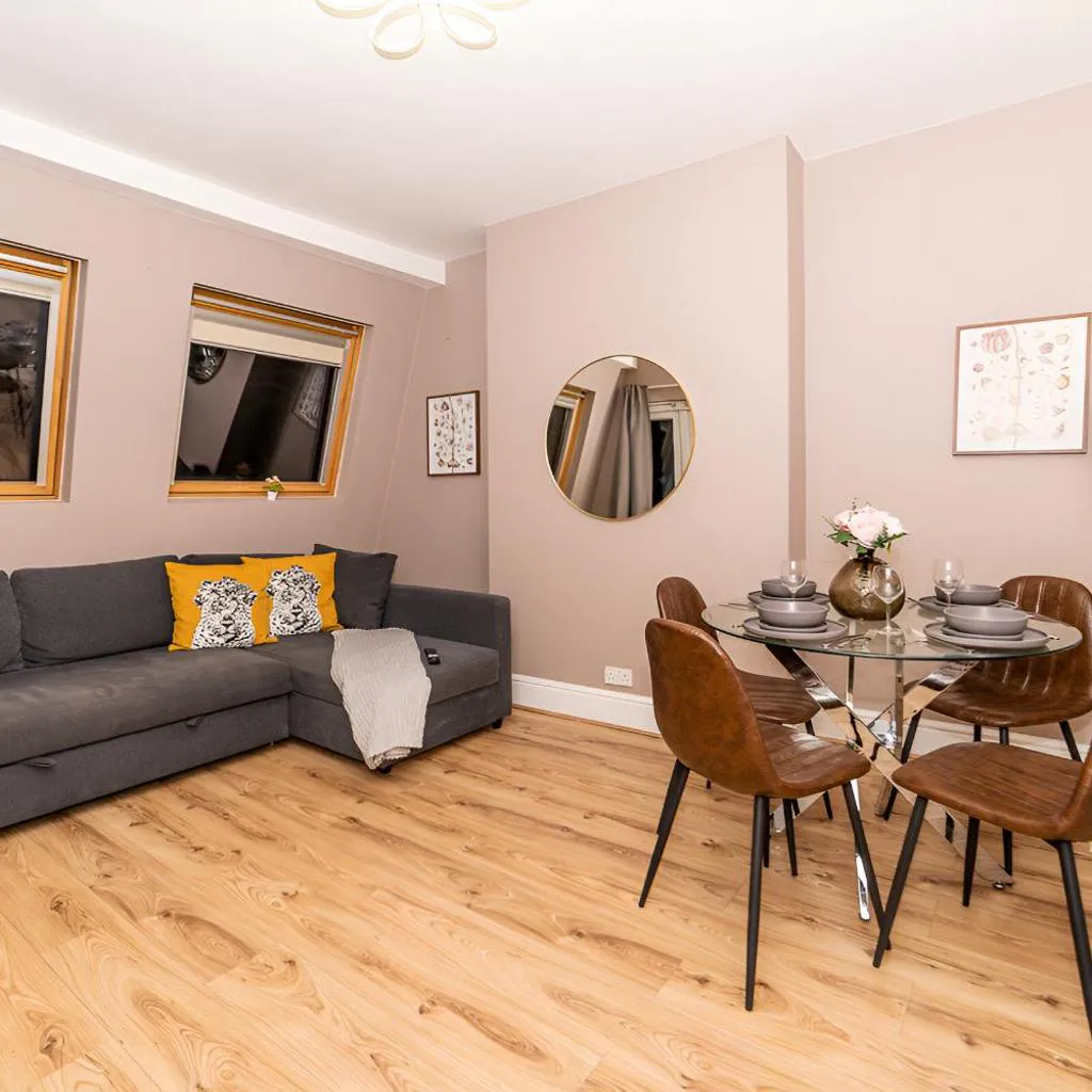 Photograph of [Olympia-Museums-Kensington]London Apartment