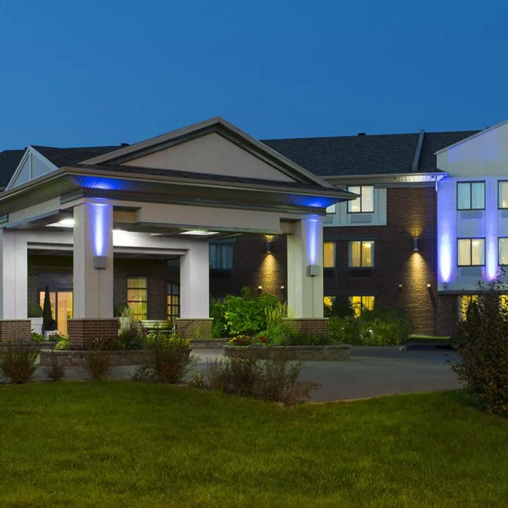 Photograph of Holiday Inn Express Quebec City-Sainte Foy by IHG