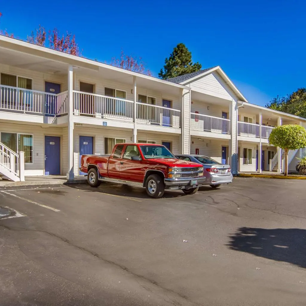 Photograph of Motel 6 Portland Mall - 205