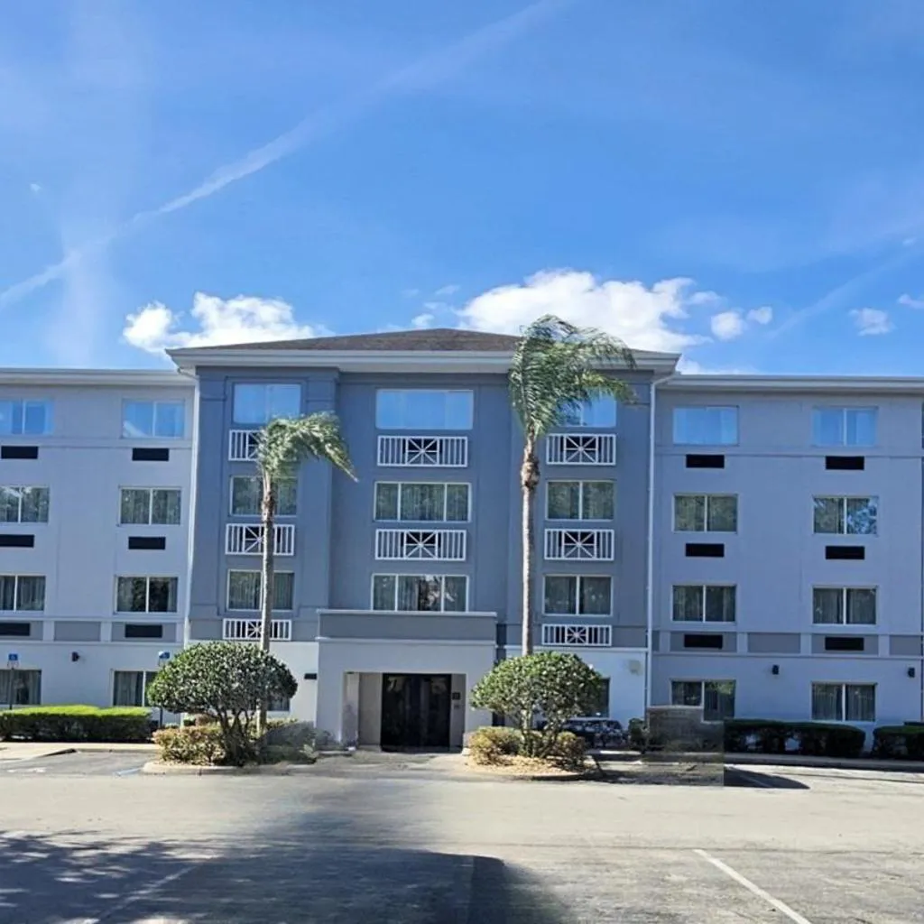 Photograph of Holiday Inn Express & Suites Clermont SE - West Orlando by IHG