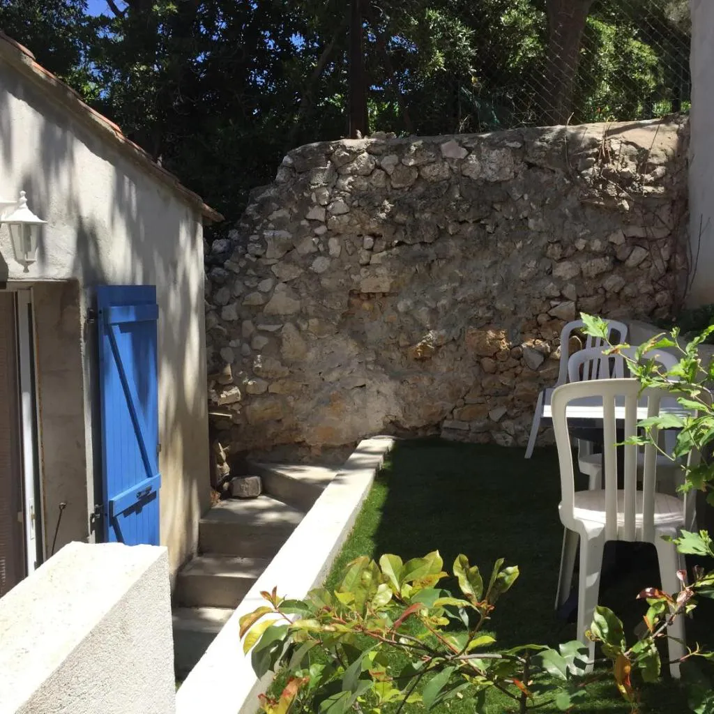 Photograph of Cozy appartement à Marseille avec terrasse et jardin
