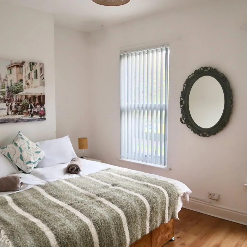 Photograph of Stylish 3BR Escape Free Parking & Garden - Near Stadiums & City Centre