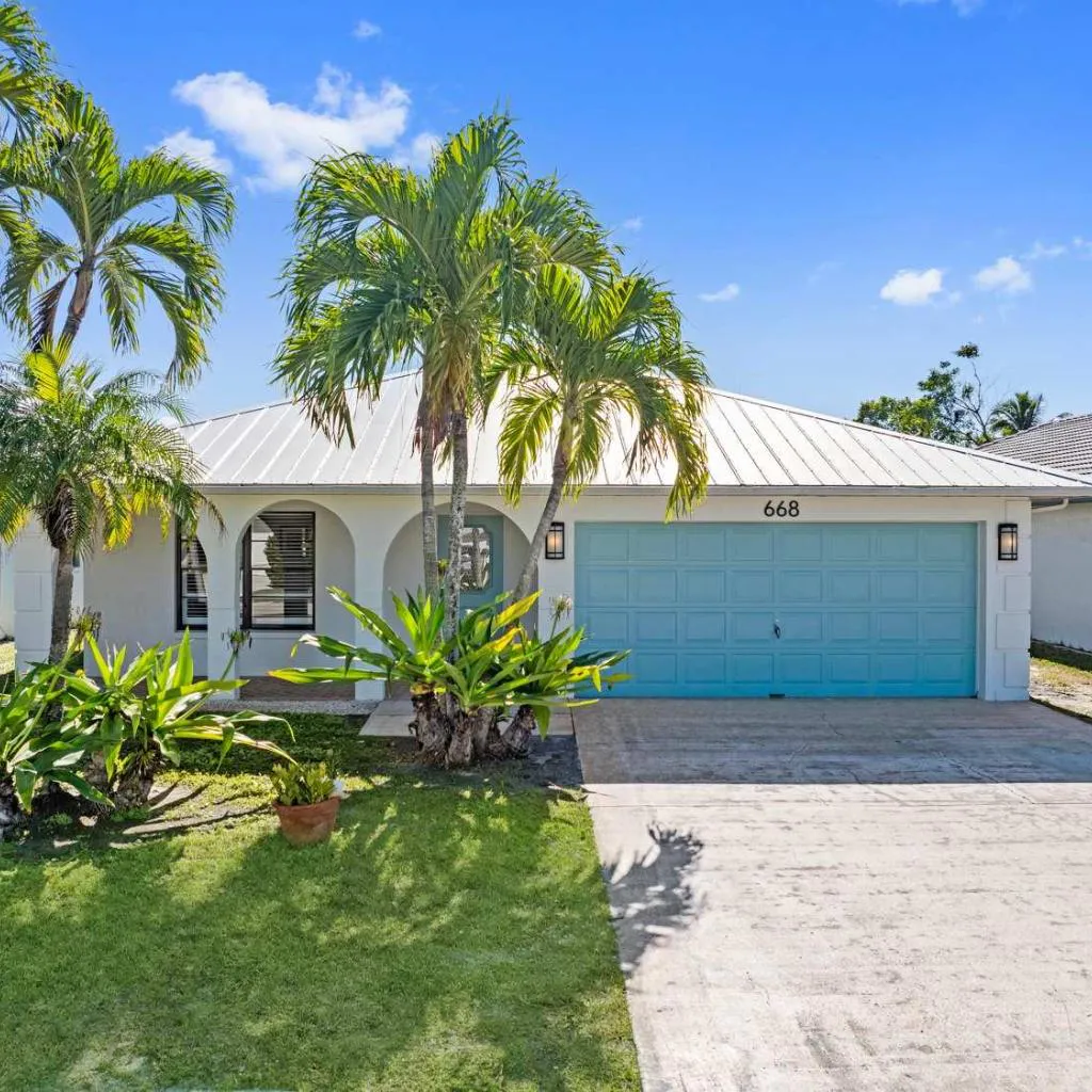 Photograph of Avanti Vacation Rental - Newly Updated 3 BR Retreat with Private Pool - Just Minutes from Vanderbilt Beach and Delnor Wiggins! State Park Sunny Southern Exposure and Pet Friendly Stay