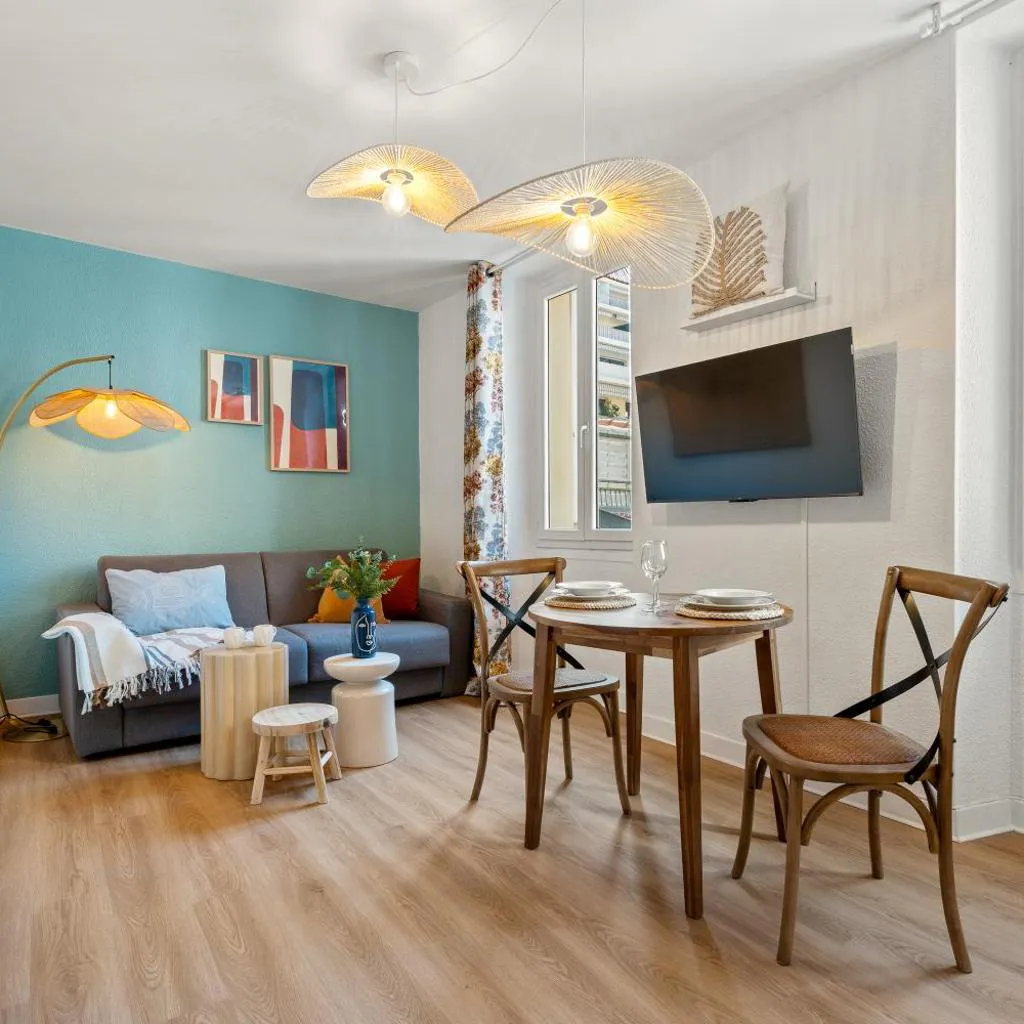 Photograph of Nice Renting - CLEMENCEAU - Riviera Cocoon Calm Elegance Design