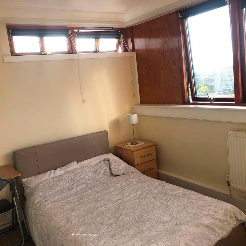 Photograph of Private Double Room with an Amazing View of the London Skyline