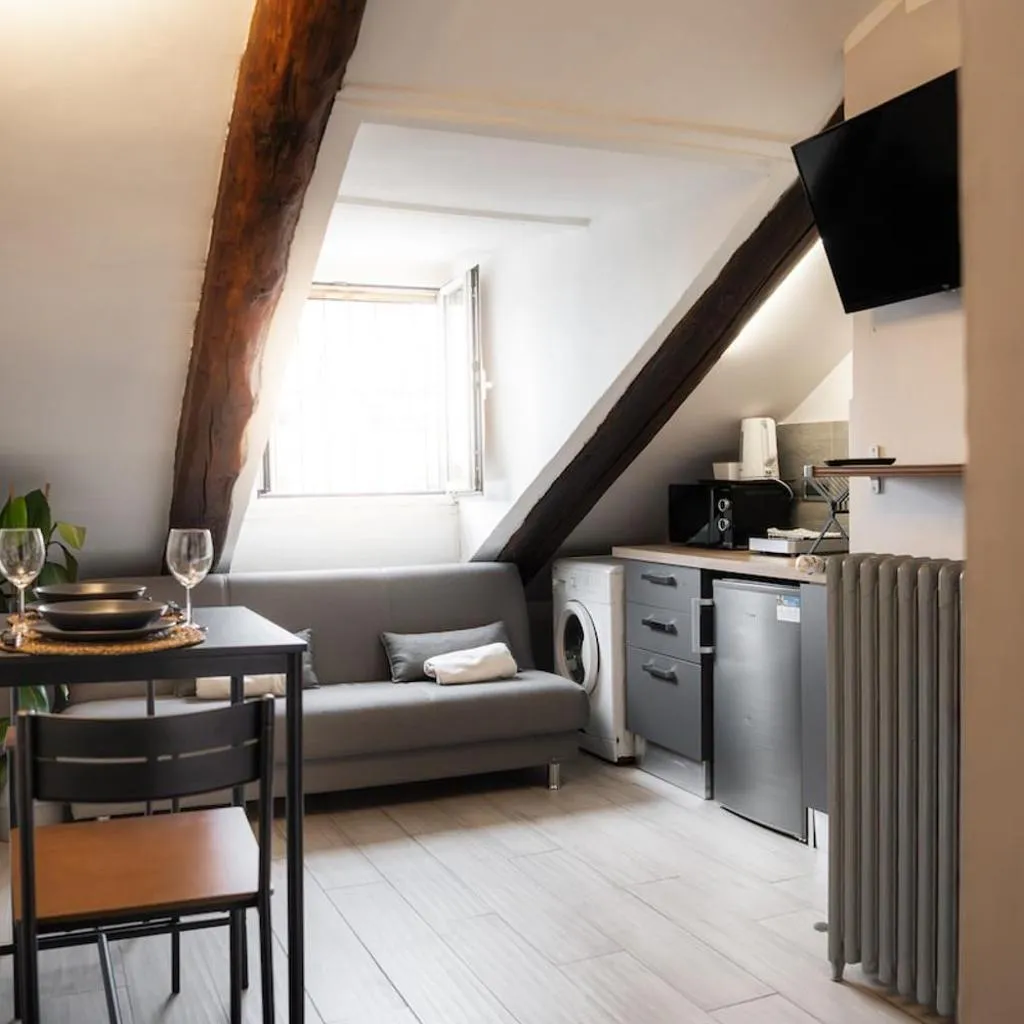 Photograph of Cozy central apartment with a view of the mole