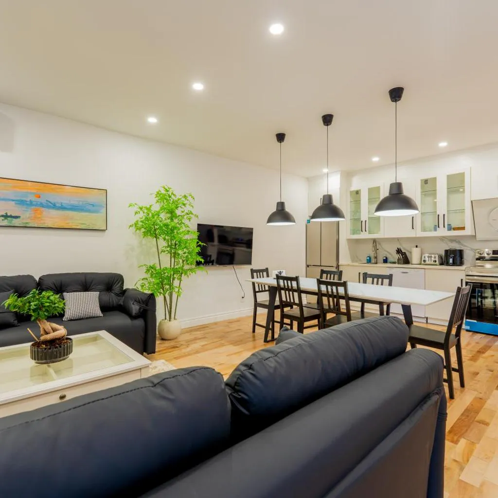 Photograph of Newly Renovated 3BR 2BA Spacious and Modern