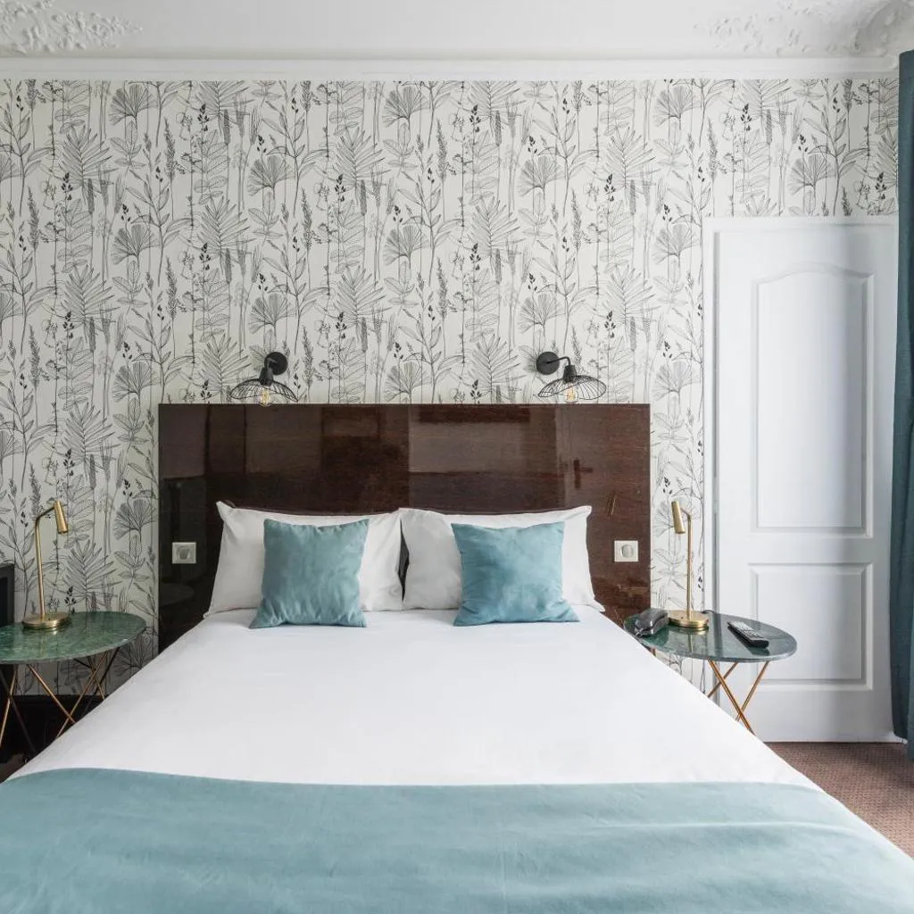 Photograph of Lennon by Avalon Hotel Paris Center