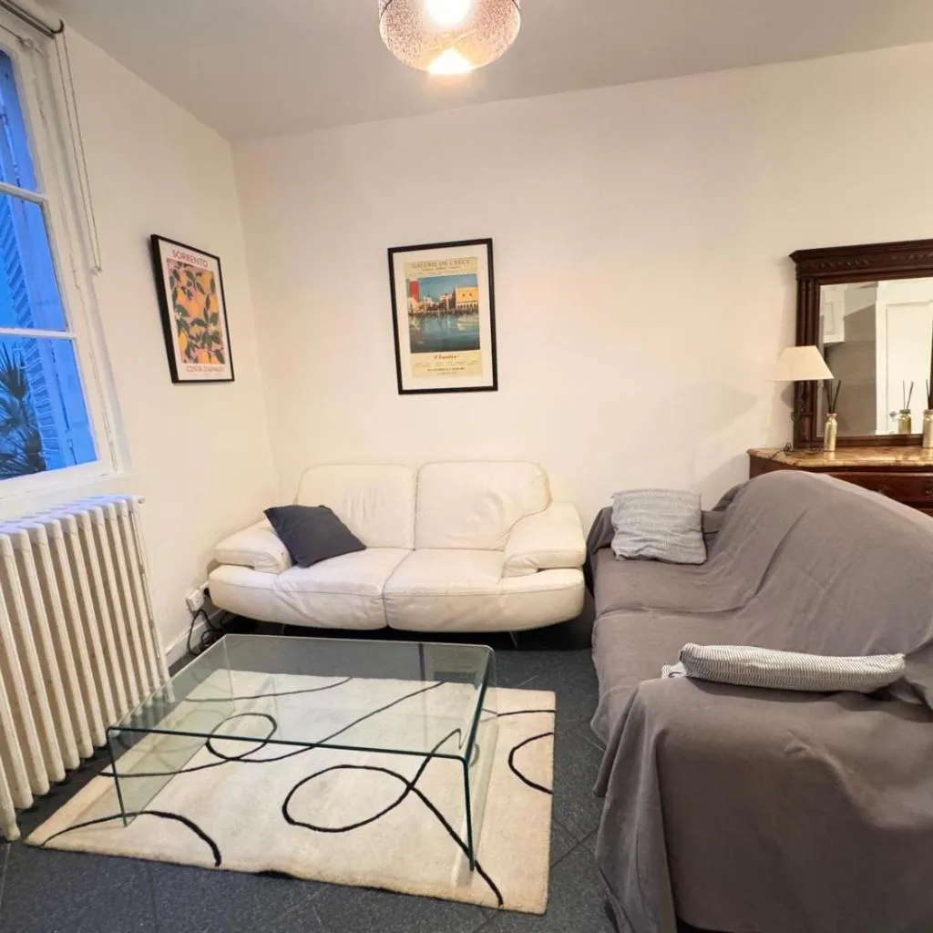 Photograph of STUDIO 86 rue LEVIS 75017