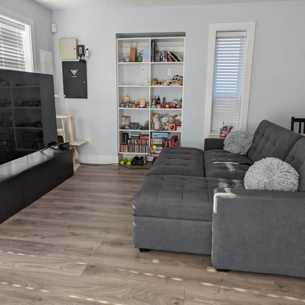 Photograph of Newly built 2 bed duplex, 2 baths, AC in East Van