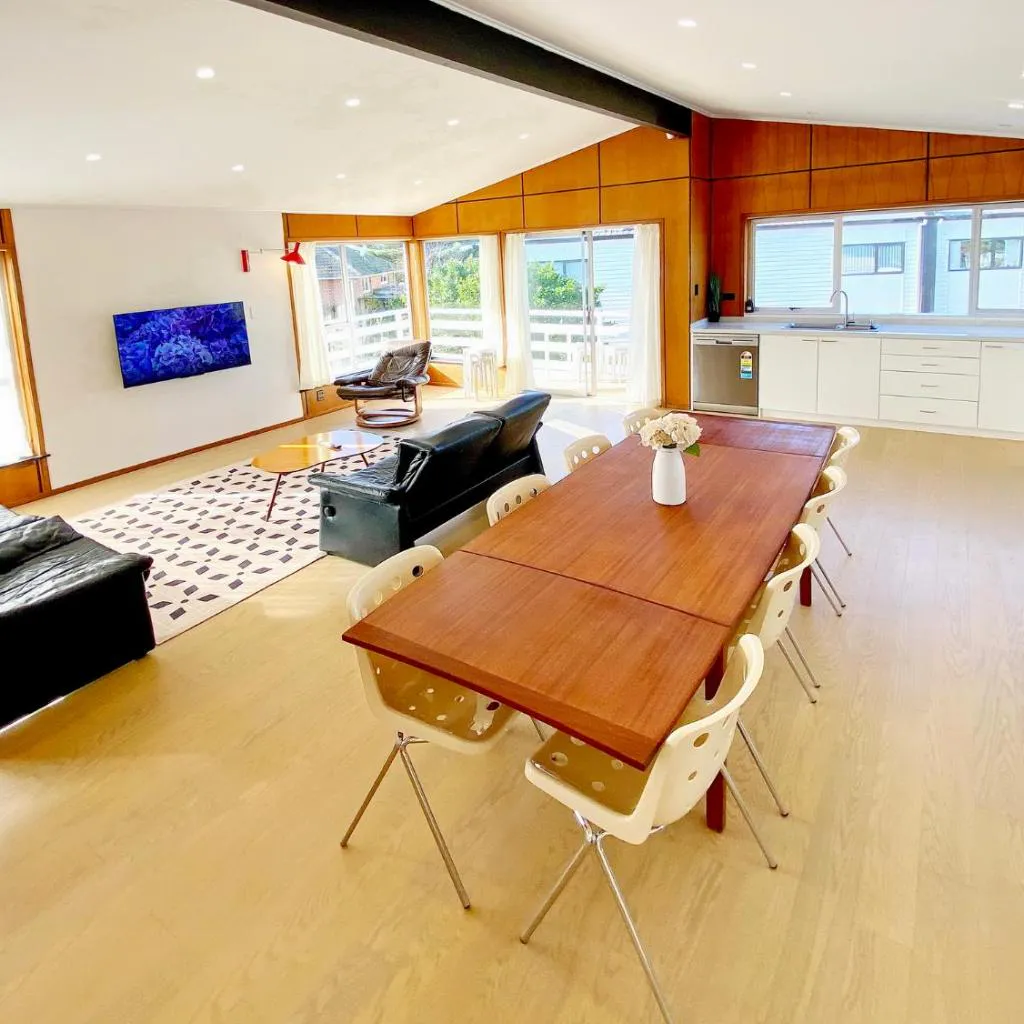 Photograph of Waterfront villa near IKEA and Sylvia Park