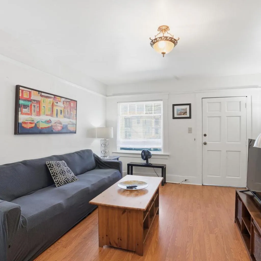 Photograph of Golden Hill 1 bedrooms