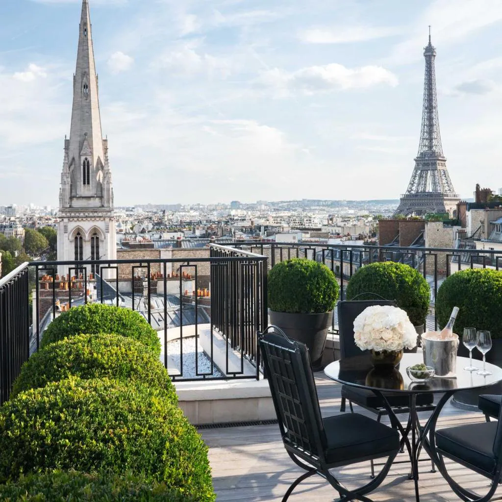 Photograph of Four Seasons Hotel George V Paris