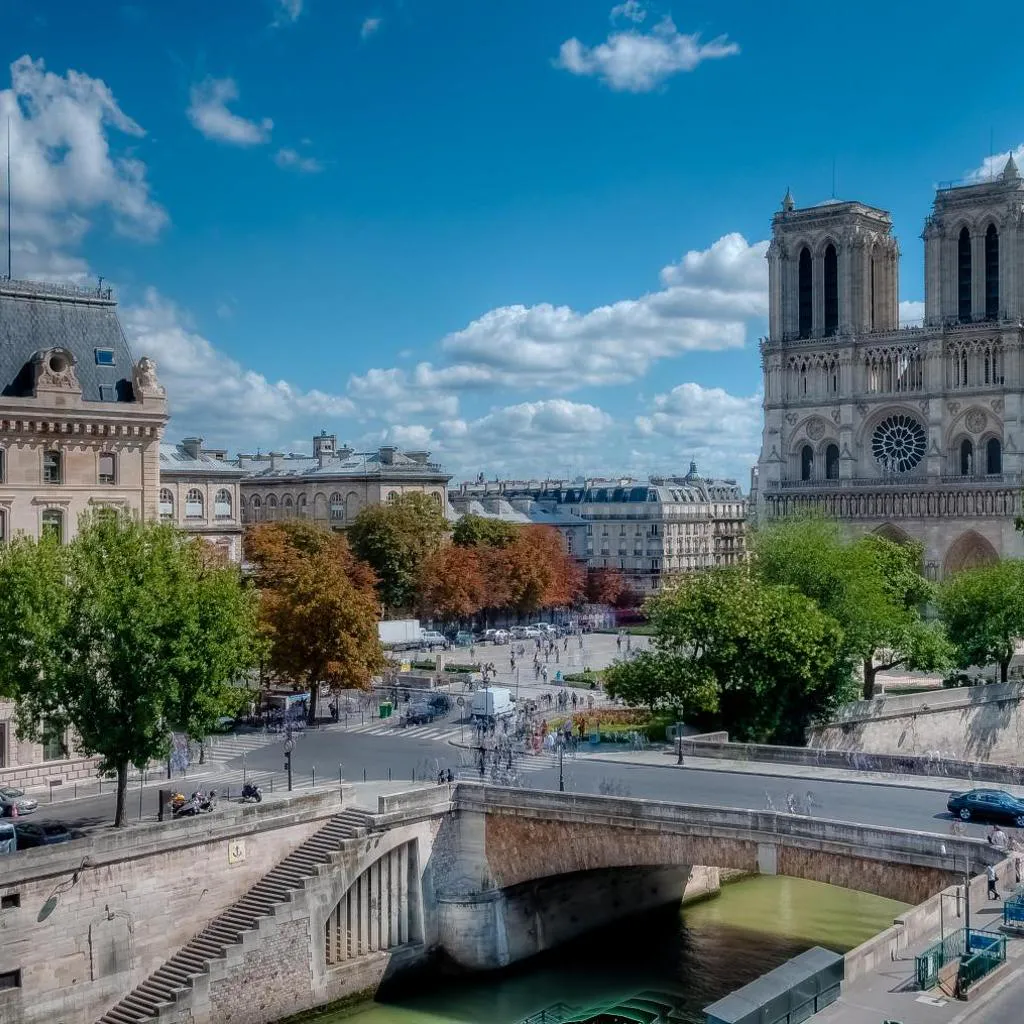 Photograph of Les Rives de Notre-Dame
