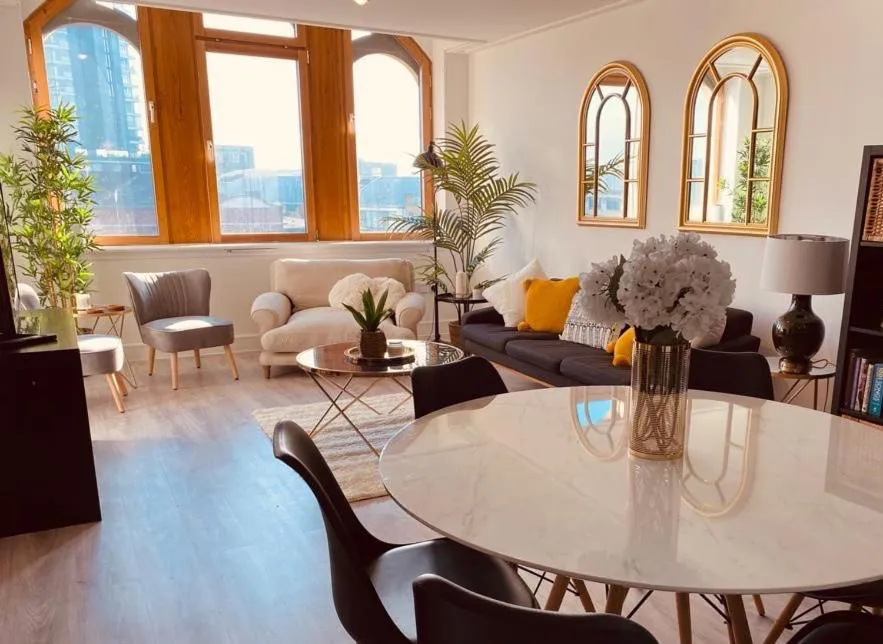 Photograph of Spacious 2 Bedroom City pad in Old Street London