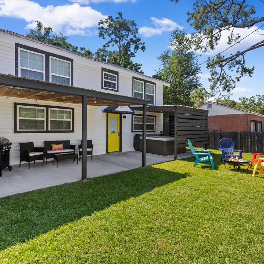 Photograph of Duplex -Downtown Pensacola Stay with Private Hot Tub