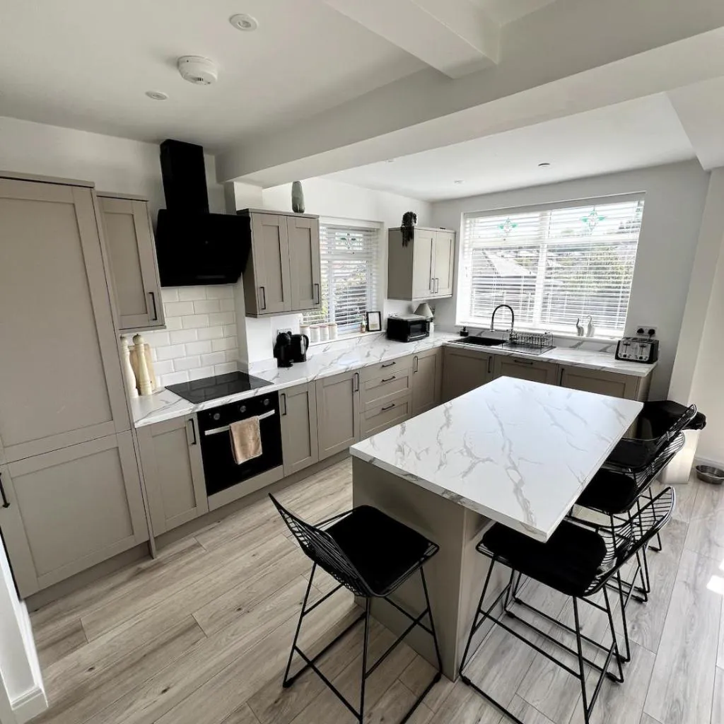 Photograph of Spacious, cosy & stylish 3 Bed Home in Salford, near Trafford Park - Free Parking