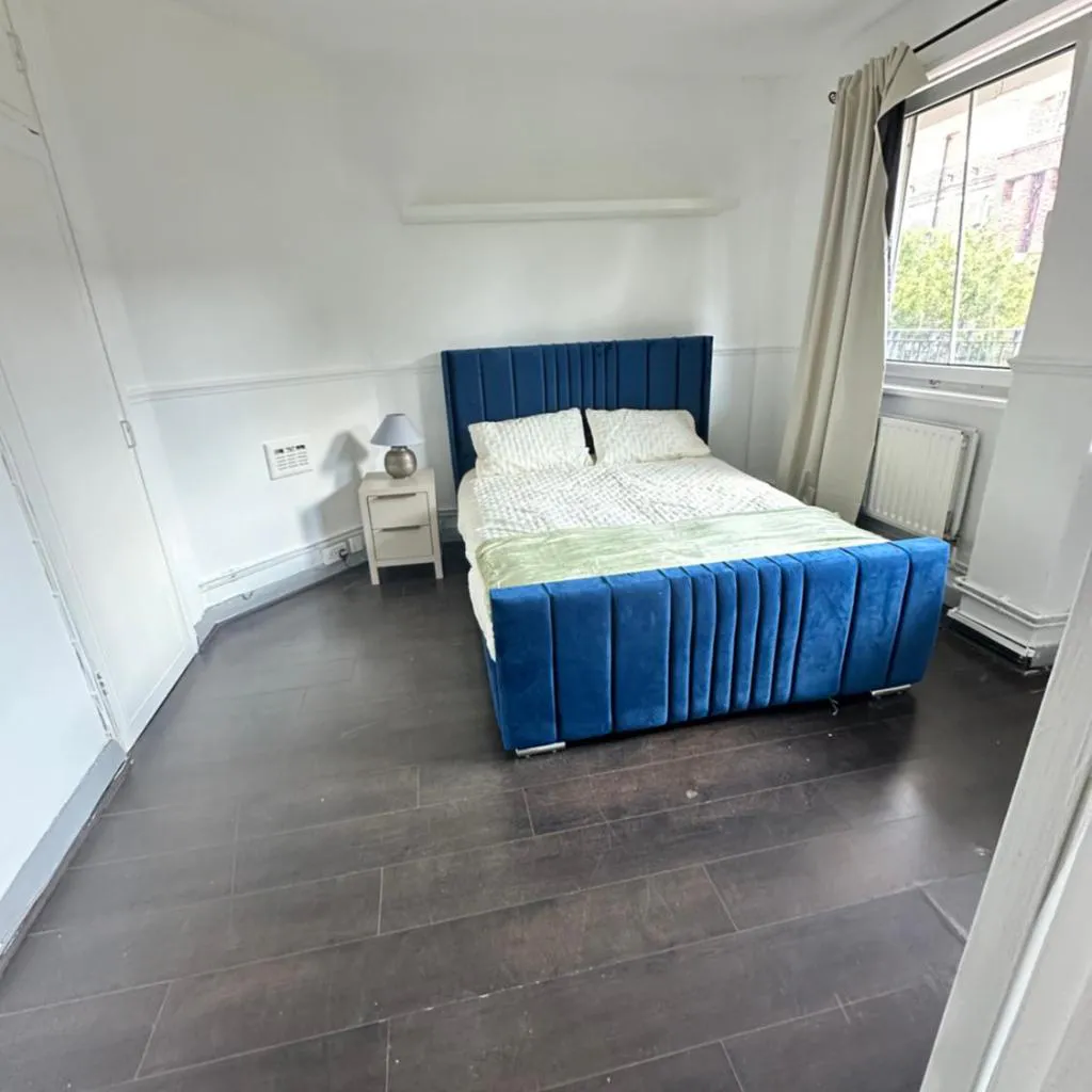 Photograph of Modern 1-Bed Apartment Southwark