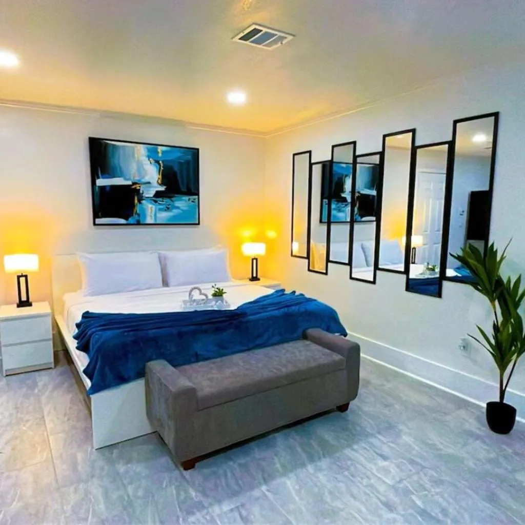Photograph of Luxury Studio with Jacuzzi near IAH