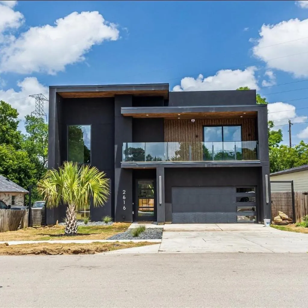Photograph of Dallas 6br Luxury New build 10 mins from Downtown