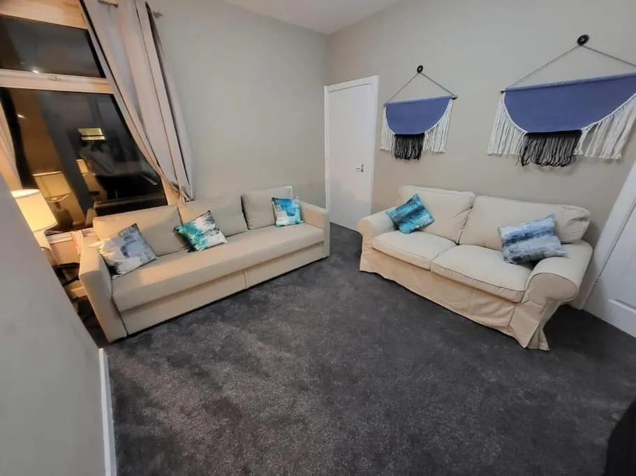 Photograph of 4 Bedrooms, 8 min to Manchester City!