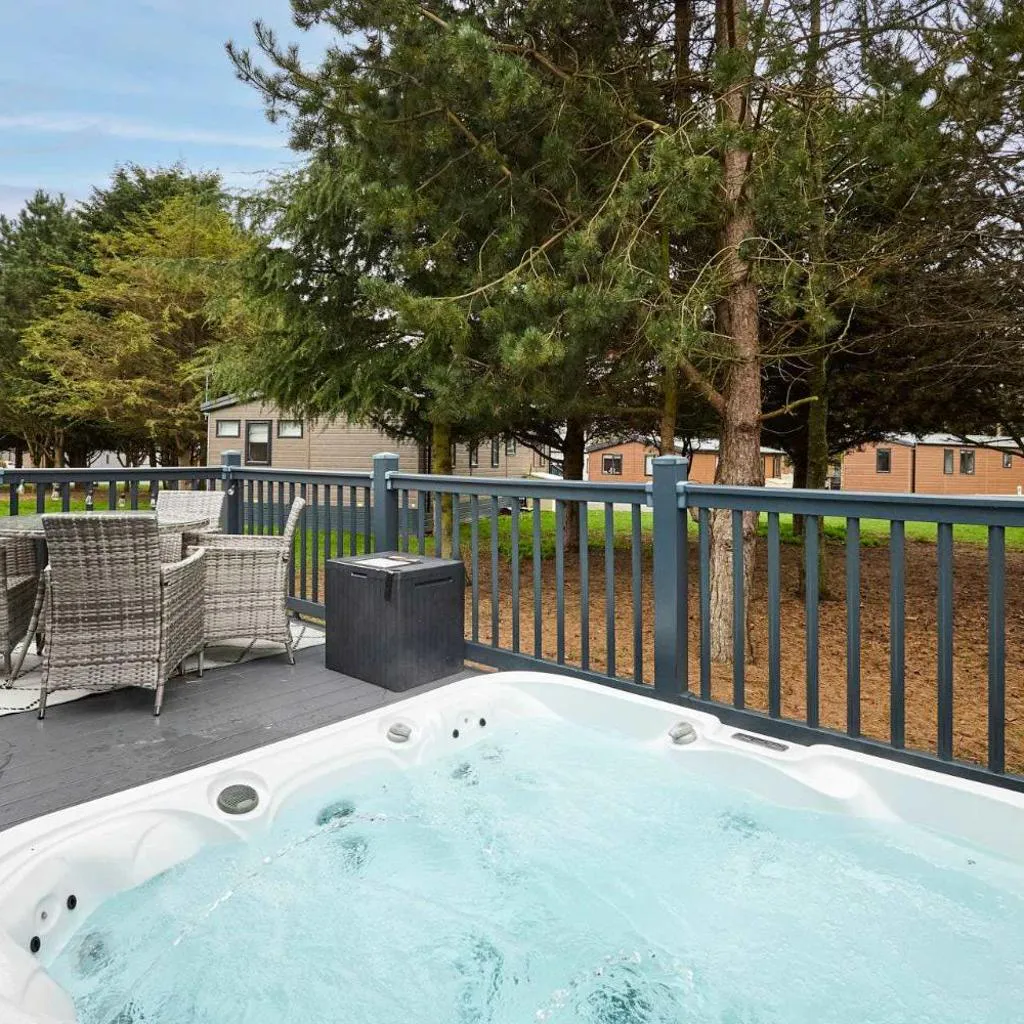 Photograph of Coopers Corner, Lodge with Hot Tub