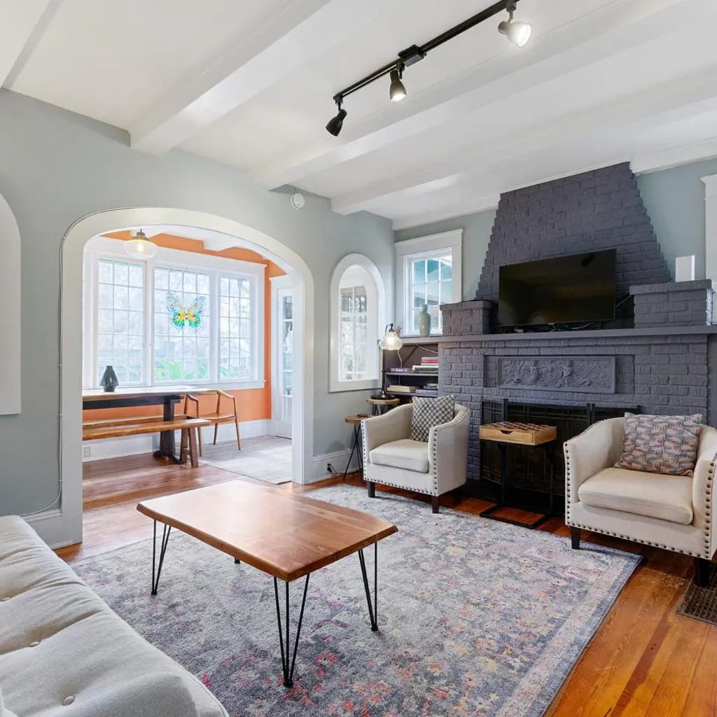 Photograph of 8 Park- Dog Friendly Outdoor Oasis Mins to Beach