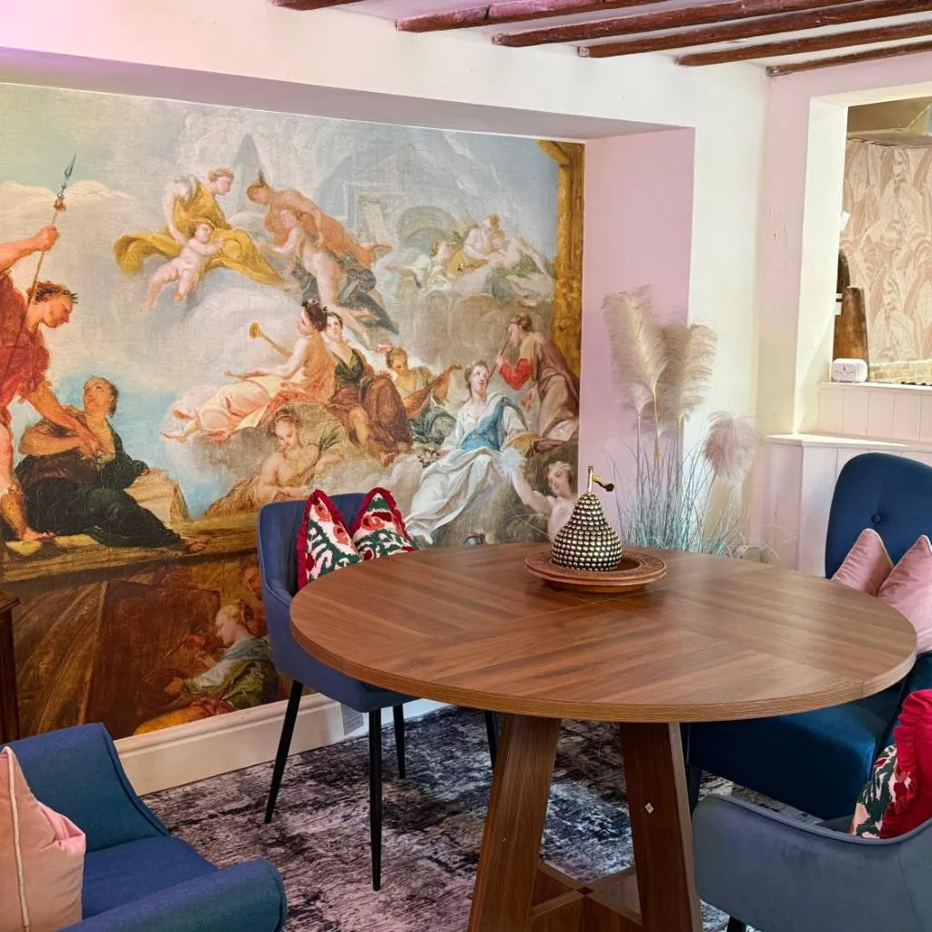 Photograph of Heron Stays Bath- Historic Pub Retreat, 4 Spacious Bedrooms, Original Beams, Parking, Sleeps 9, 3 Miles to Bath Central