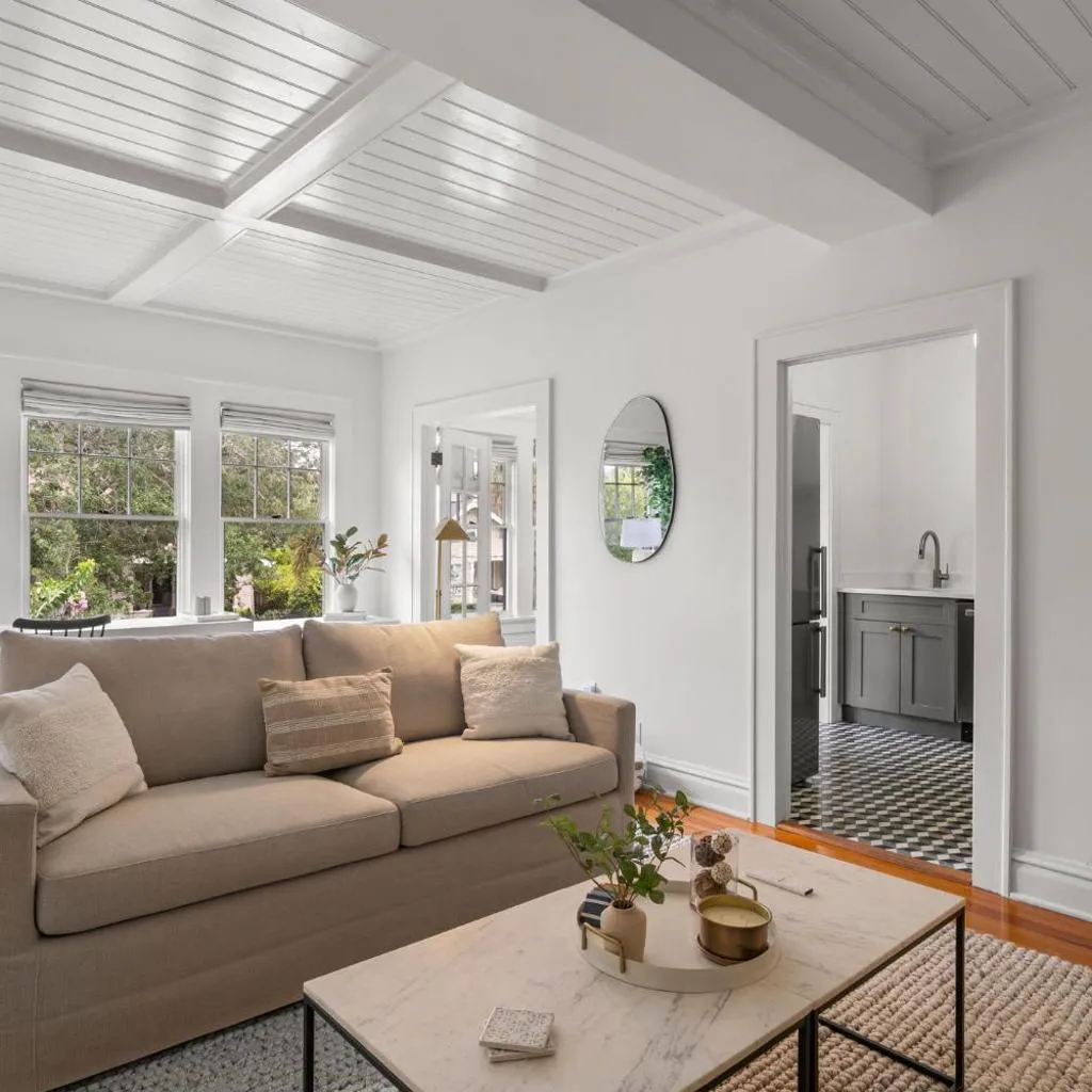 Photograph of The Adaline Room #8 - Beautiful Hyde Park Apt, 2nd Floor, Steps to Bayshore