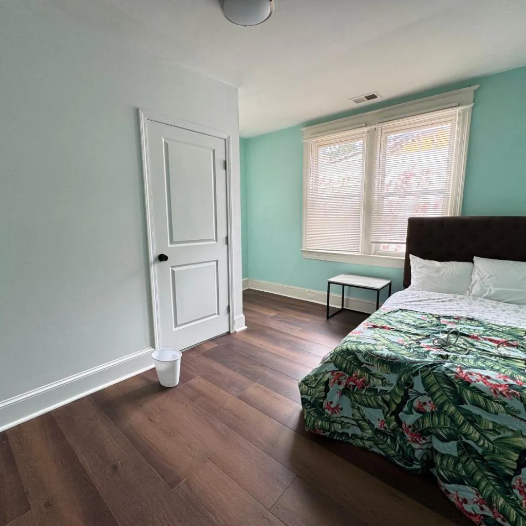 Photograph of Beautiful RARE Condo 4Bedrooms Near Transportation