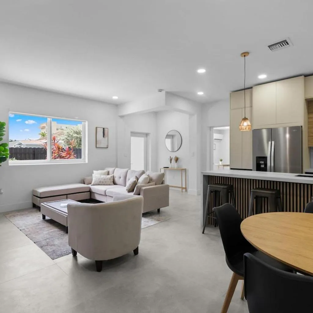 Photograph of Villa Gabriel Modern, Family Home Just 15 minutes downtown Miami