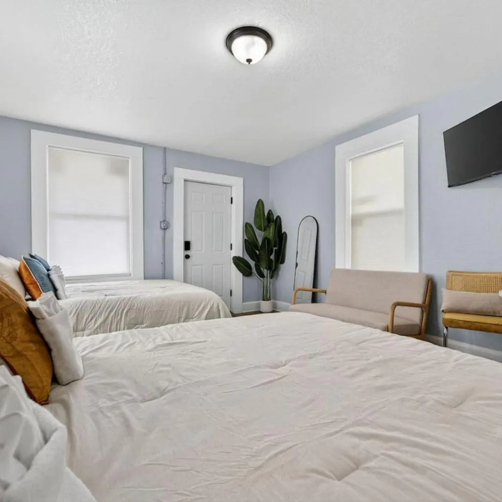 Photograph of Unit 8 Charming Hideaway Cottage Pensacola