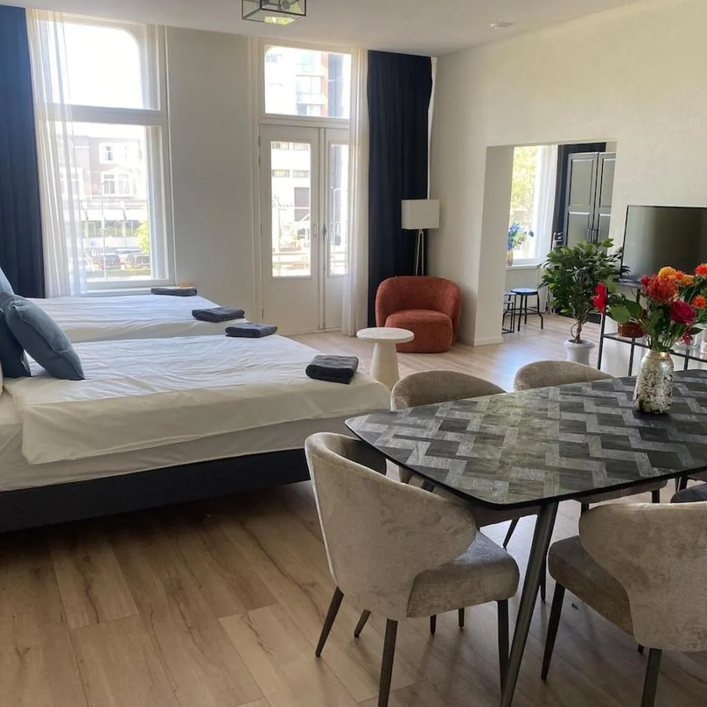 Photograph of Cozy and best location! 6 person