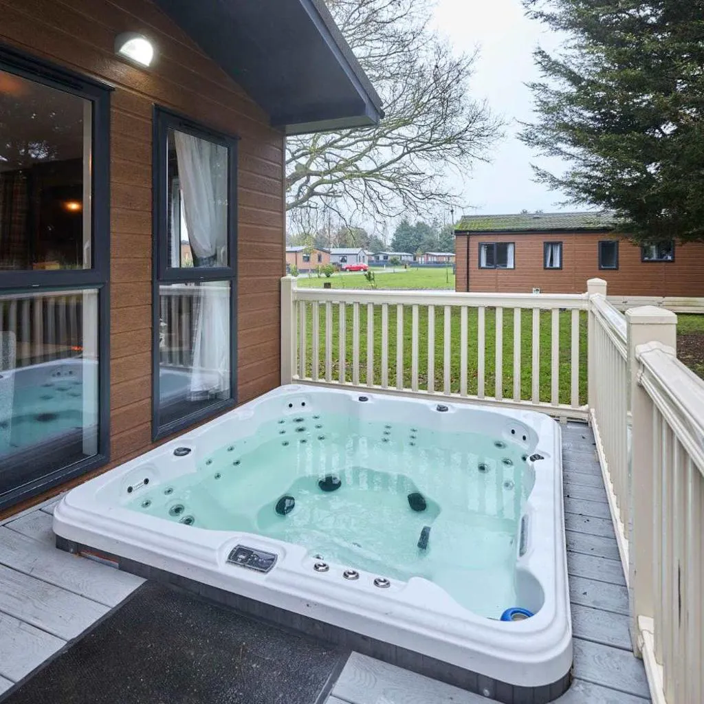 Photograph of Oakwood Lodge with Hot Tub