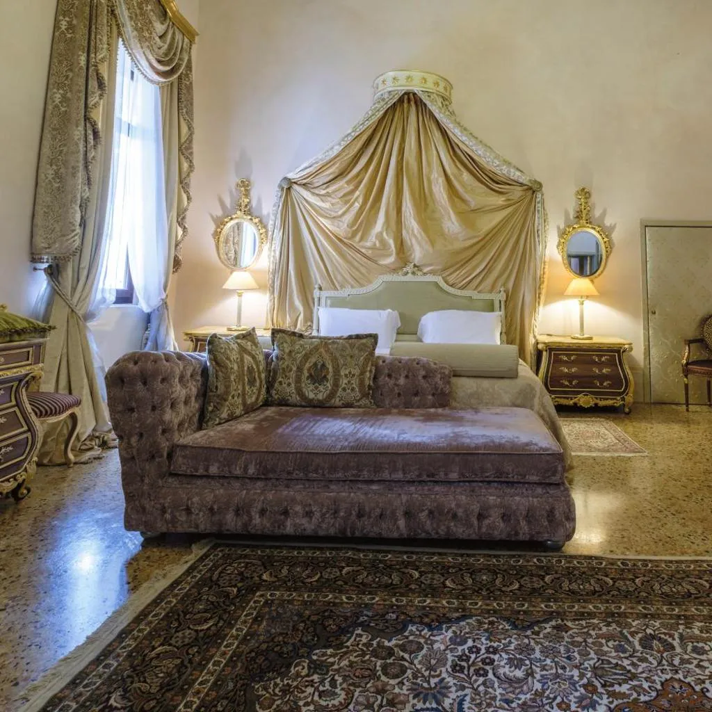 Photograph of Palazzo Ca' Bernardo By Francesco Molon
